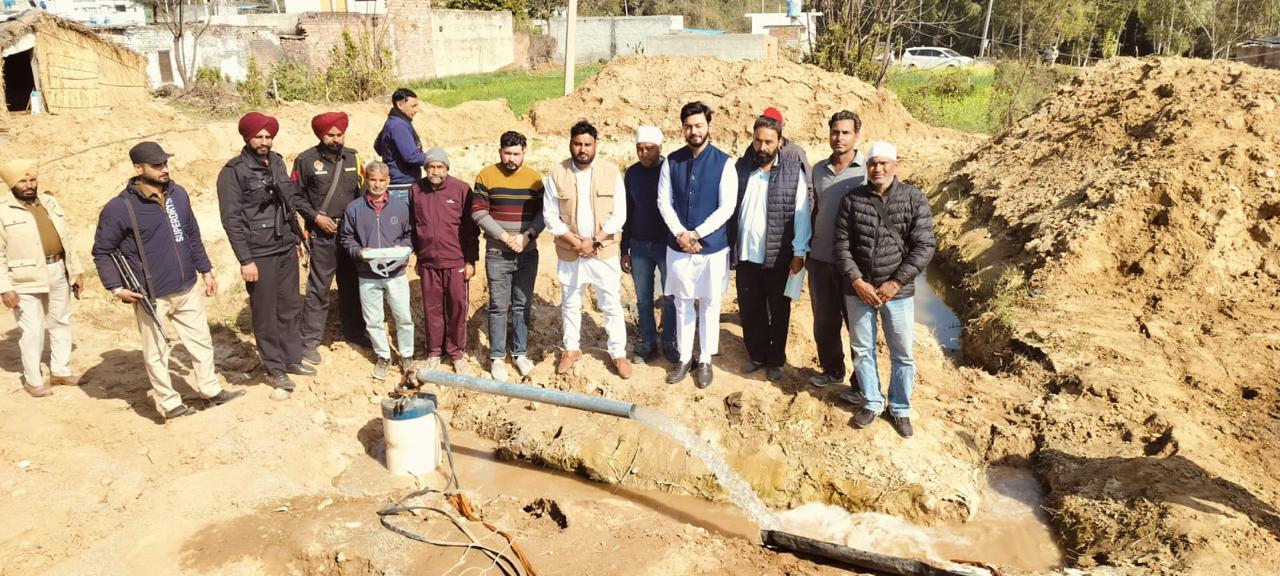 MLA Dr. Ishank installed a tubewell at a cost of Rs 19 lakh, dedicated it to the people of Kangar